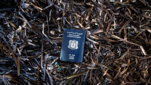 Macedónski policajti odhalia denne 150 falošných sýrskych pasov