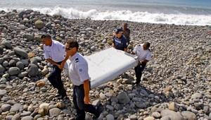 Na ostrove Réunion našli dvere, zrejme zo zmiznutého lietadla MH370