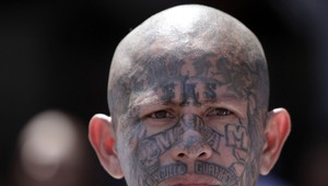 Zločinecký gang verbuje školákov. Ak odmietnu, zavraždí ich