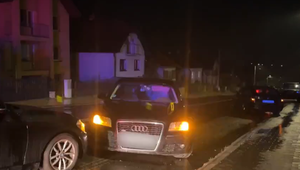 Čelná zrážka dvoch áut na rovnom úseku. Vodič pod vplyvom alkoholu prešiel do protismeru