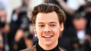 Slávny spevák si odhryzol časť jazyka