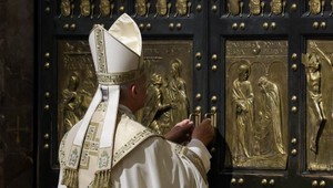 Pápež Lev XIV. uzavrel Jubilejný rok 2025. Otváral ho ešte jeho predchodca František