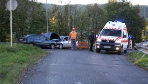 Nevoľnosť alebo mikrospánok. V plnej rýchlosti narazil do auta s matkou a malým chlapcom