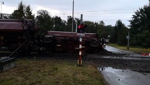 V malackom okrese sa vykoľajil vlak. Museli odstaviť dopravu