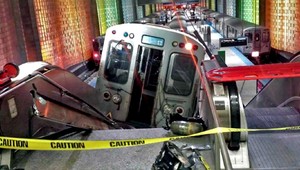 Kuriózna nehoda: Vlak skončil na eskalátoroch!