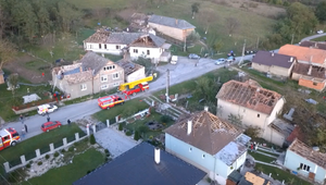 Gemerom sa prehnala silná veterná smršť, ľudia ju opisujú ako tornádo