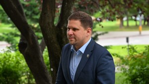 Ján Hrčka zložil sľub, je opäť oficiálnym starostom Petržalky