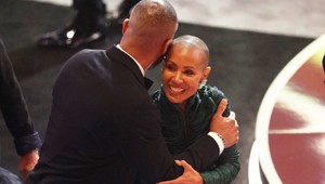 Potopila ho! K oscarovskej facke Willa Smitha sa vyjadrila jeho manželka, herec je na psychiatrii!