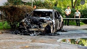 V Bratislave horelo. Podpáľač zapálil dve autá jednej rodiny