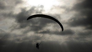 Paraglajdista neprežil nehodu v Dolomitoch