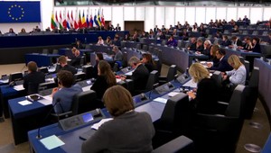 V Európskom parlamente sa po lete opäť pilne pracuje. Na pretras prišla nová šéfka Komisie i brexit