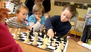 Detí, ktoré v rannom veku hovoria niekoľkými jazykmi, rapídne pribúda