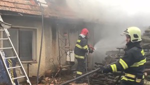 Žena založila požiar vo vlastnom dome. Stačila iskra a začalo horieť