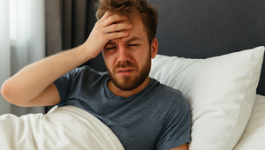 Prečo sa ráno cítite ako zbitý pes? Vedci majú odpoveď