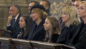 Čo robilo na omši za Gotta len štvordňové bábätko?! Jeho mama MUSELA prísť!