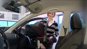 Dilema rodičov vyriešená. Autosedačka patrí v aute na toto miesto