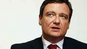 Rathovi svitá na lepšie časy. Možno ho prepustia