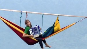 Netradičný koncert. Nástroje vyniesli do výšky 1 400 metrov