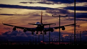 Mešká vám let alebo ho úplne zrušili. Viete na čo máte nárok?