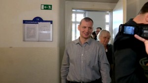 Kotlebovho prívrženca Mišúna v kauze vlajky EÚ oslobodili