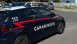 Talianska polícia zadržala hľadaného mafiána. Skrýval sa za radiátorom v byte v Neapole