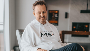 Bývalá snúbenica Chandlera z Priateľov prehovorila o jeho temnej stránke: Týmto jej zlomil srdce