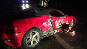 Nehoda pri Dunajskej Strede. Ferrari sa zrazilo s dvomi autami