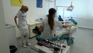 Na zubné preventívne prehliadky nechodí ani polovica Slovákov, záujem o nadštandardné služby však stúpa