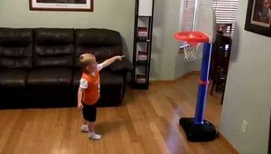 Čosi od Mikuláša: basketbalový génius Titus (2). Úsmev, prosím!