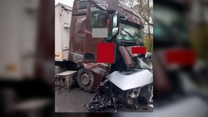 Ďalší vodič sa domov už nikdy nevráti: Čelnú zrážku s kamiónom nemal šancu prežiť