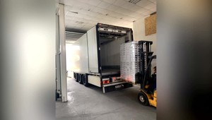 Kamión s 29 paletami syru mozzarela nedorazil do Francúzska. Polícia s Interpolom ho našla v obci Dolný Štál