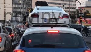 EXKLUZÍVNE VIDEO: Polícia odviezla Kočnerove luxusné Bentley