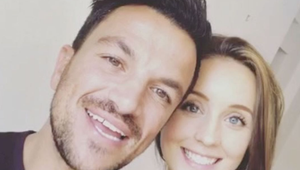 Svet sa zbláznil, alebo je to budúcnosť? Len 3-ročný syn známeho speváka si sám pýtal test na koronu!