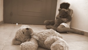 Zvrhlé! Mladík (17) mal zneužívať dvanásťročné školáčky