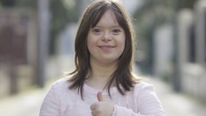 Dievča s Downovým syndrómom sa stalo miláčikom Francúzov, splnili mu sen