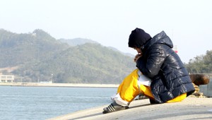 Padajú ďalšie hlavy. Po kapitánovi stroskotaného trajektu, zadržali ďalších