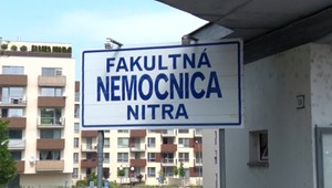 Úrad pre dohľad rozhodol. Nemocnica v Nitre musí zaplatiť pokutu za operáciu nesprávneho kolena