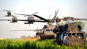 Slovensko zaplatí za nové vrtuľníky menej, sľubuje Glváč