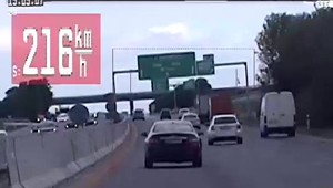 VIDEO: Táto cesta do práce ho vyšla draho. Po diaľnici sa rútil rýchlosťou 219 km/h