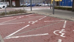 Vozičkárom zdania vyhradené parkovacie miesto. Ide o zjednotenie pravidiel