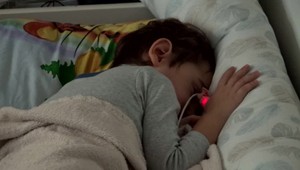 Nádejou pre 4 ročného Sebiho je komplikovaná operácia v Bostone. Poletí tam vládnym špeciálom