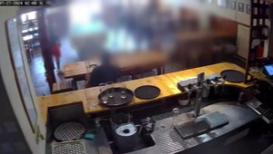 Trest za násilie v pohostinstve: Súd rozhoduje o väzbe pre trojicu útočníkov