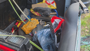 Pozor na cennosti v aute: Zlodeji vykradli tri vozidlá za jednu noc