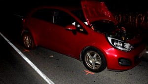 Kuriózna nehoda: Vodiča policajti naháňali v kukuričnom poli