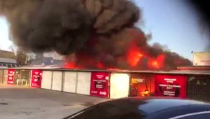 V Martine plamene pohltili tržnicu. Predajcovia prišli o všetko