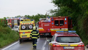 Tragická zrážka vlaku a autobusu v Nových Zámkoch: Výsledky vyšetrovania odhalili chybu výpravcu