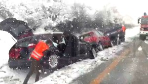 VIDEO. Nehoda na D1. Tri autá skončili v priekope