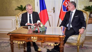 Český prezident Zeman sa s prezidentským postom lúčil na Slovensku kapurkovou