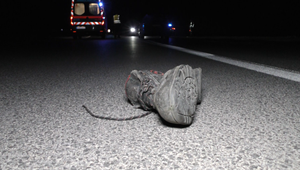 Chodca (†37) zrazilo auto pri Brekove. Podľa svedkov nemal reflexné prvky