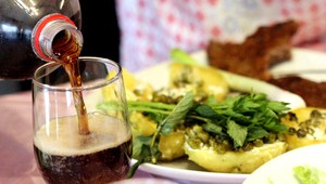 Desaťtisíce ľudí ročne zomrú v dôsledku pitia sladených nápojov